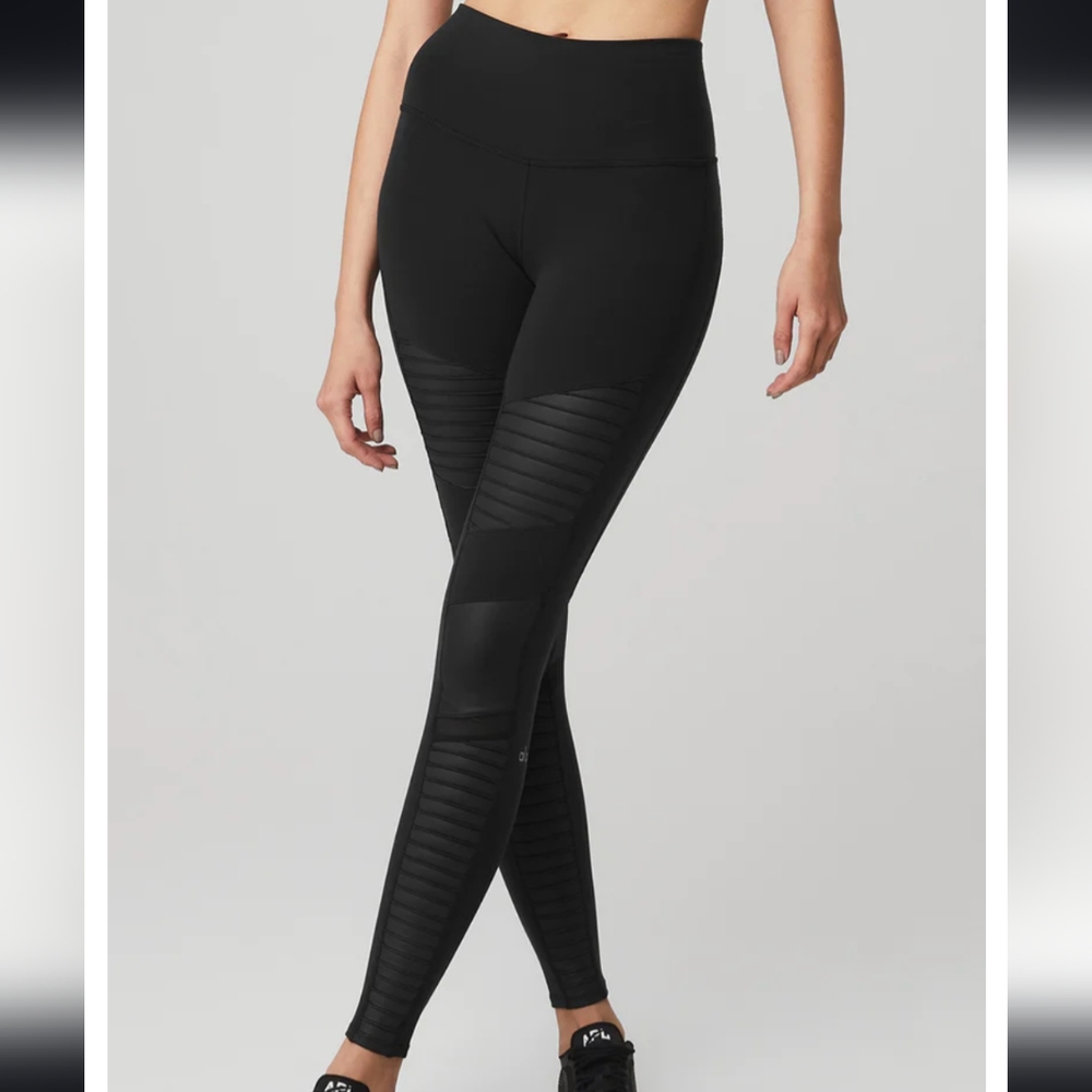 Alo Yoga High Waist Moto Leggings size small missing tag